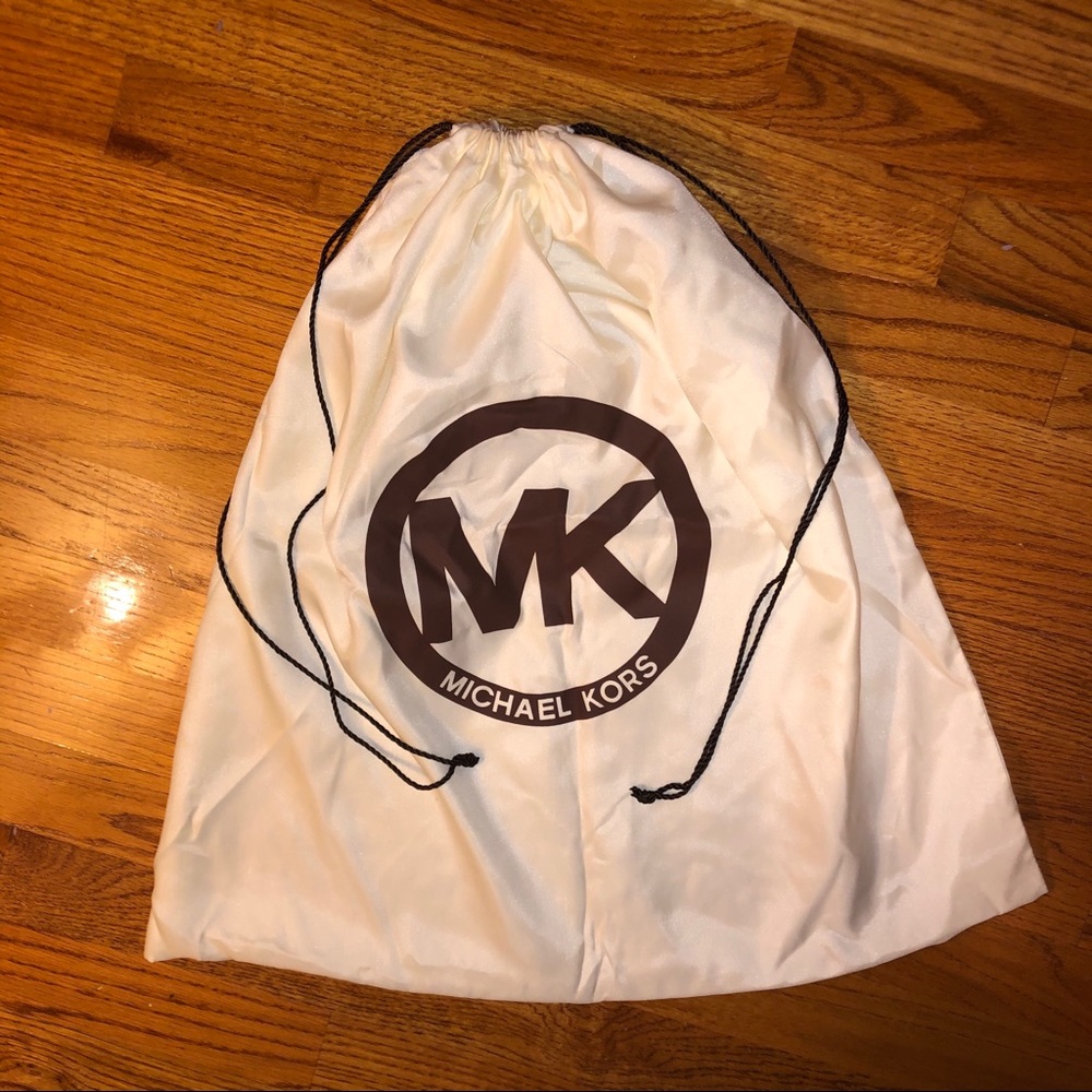 Michael Kors cinch bag - Picture 2 of 3